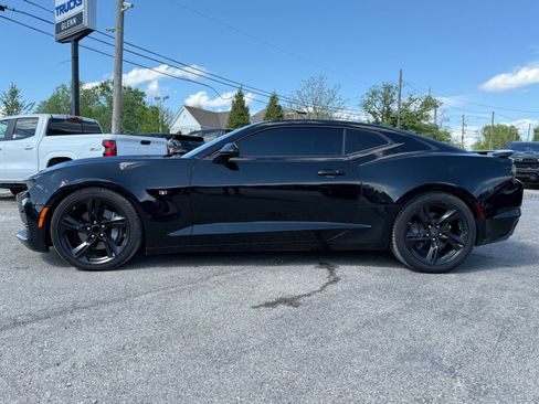 Used 2019 Chevrolet Camaro SS RWD image 3