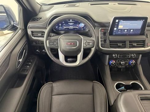 Used 2022 GMC Yukon XL SLT w/ SLT Premium Package AWD/4WD image 11