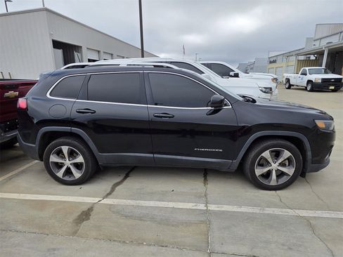 Used 2019 Jeep Cherokee Limited image 4