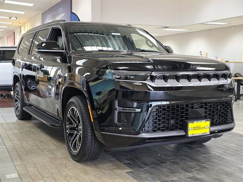 New 2026 Jeep Grand Wagoneer L image 2