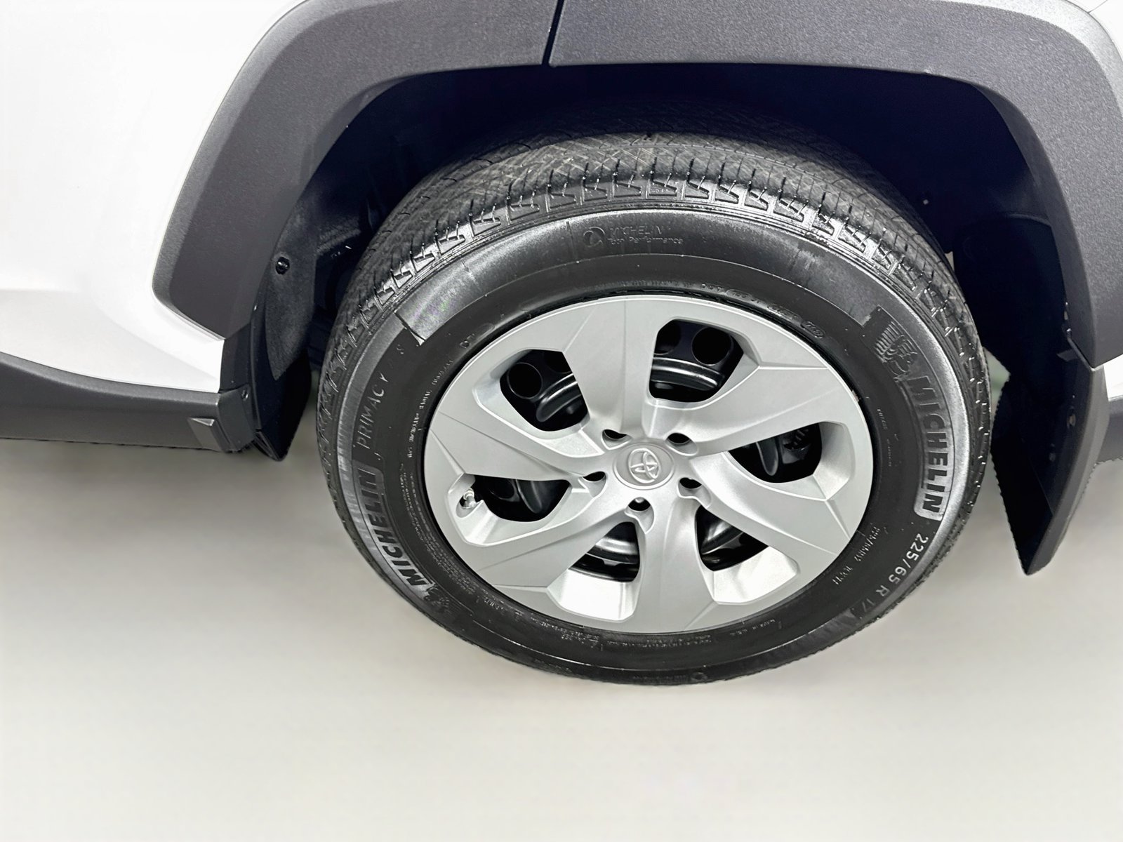 Certified 2023 Toyota RAV4 LE AWD/4WD image 25