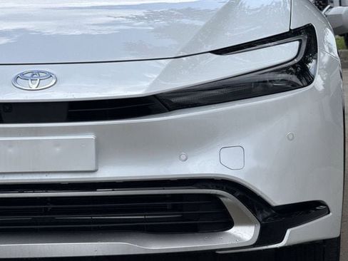 Used 2024 Toyota Prius Prime Premium w/ Advanced Technology Package FWD image 8