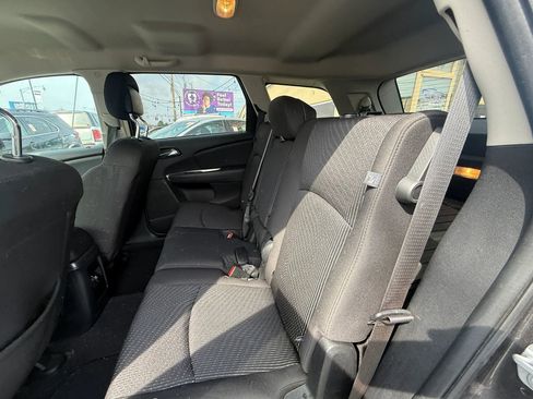 Used 2018 Dodge Journey SE image 4