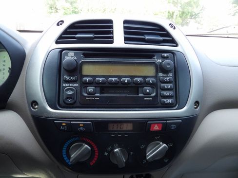 Used 2001 Toyota RAV4 Limited FWD image 14