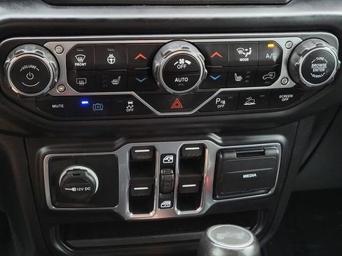 Used 2021 Jeep Wrangler Unlimited Sahara image 25