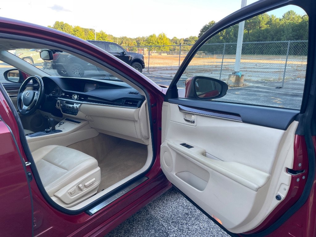 Used 2014 Lexus ES 350 w/ Premium Package FWD image 19