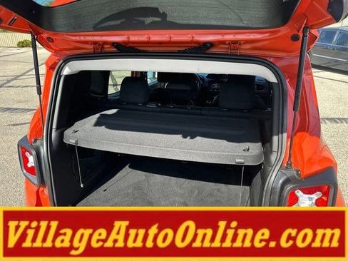 Used 2015 Jeep Renegade Trailhawk w/ Popular Equipment Group AWD/4WD image 35