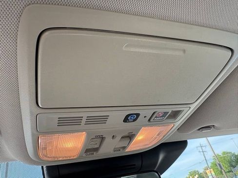 Used 2018 Honda Accord Touring image 12