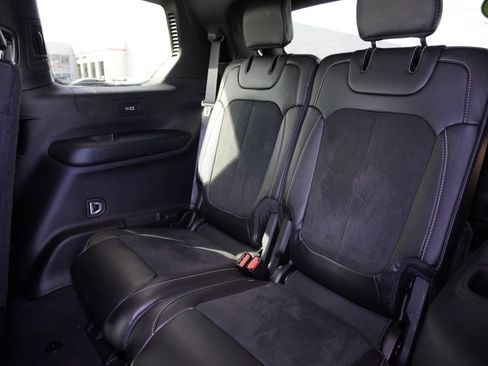 Used 2025 Jeep Grand Cherokee L Laredo image 15