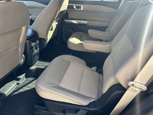 Used 2022 Ford Explorer XLT image 10