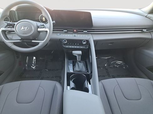 New 2025 Hyundai Elantra SEL image 22