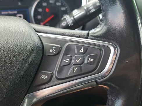 Used 2019 Chevrolet Equinox LT FWD image 24