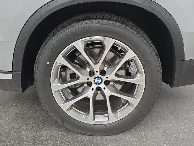 Certified 2024 BMW X5 xDrive40i w/ Premium Package AWD/4WD image 28