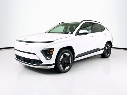 Used 2024 Hyundai Kona SEL FWD image 3