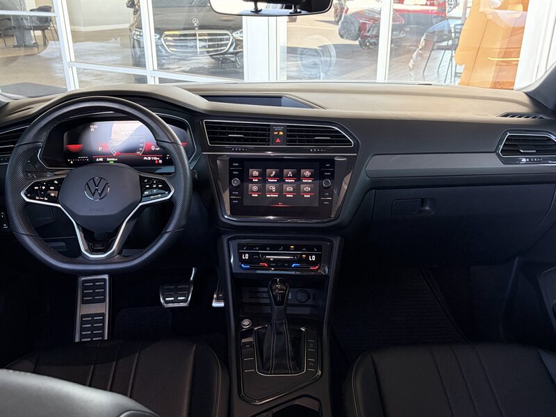 Used 2023 Volkswagen Tiguan SE R-Line FWD image 19