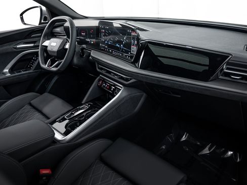 New 2025 Audi SQ5 Premium Plus image 8