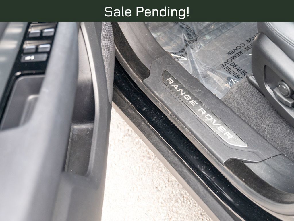 Used 2024 Land Rover Range Rover Velar S AWD/4WD image 17