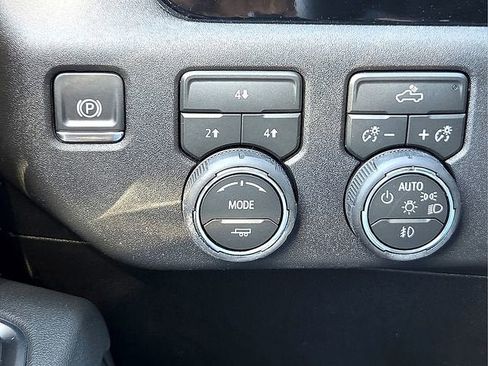 New 2026 Chevrolet Silverado 3500 LT w/ Convenience Package AWD/4WD image 17