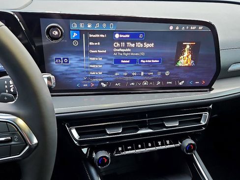 New 2026 Chevrolet Traverse LT image 18