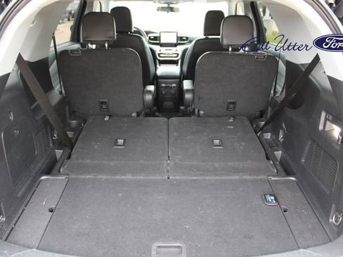 Certified 2022 Ford Explorer XLT w/ Equipment Group 202A RWD image 10