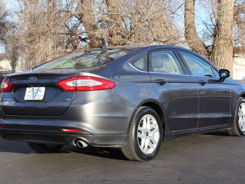 Used 2016 Ford Fusion SE image 5