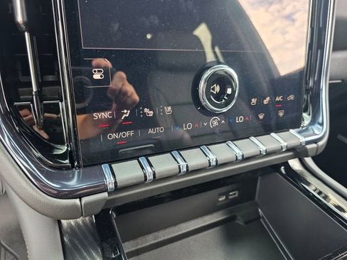 New 2026 GMC Yukon XL AT4 AWD/4WD image 25
