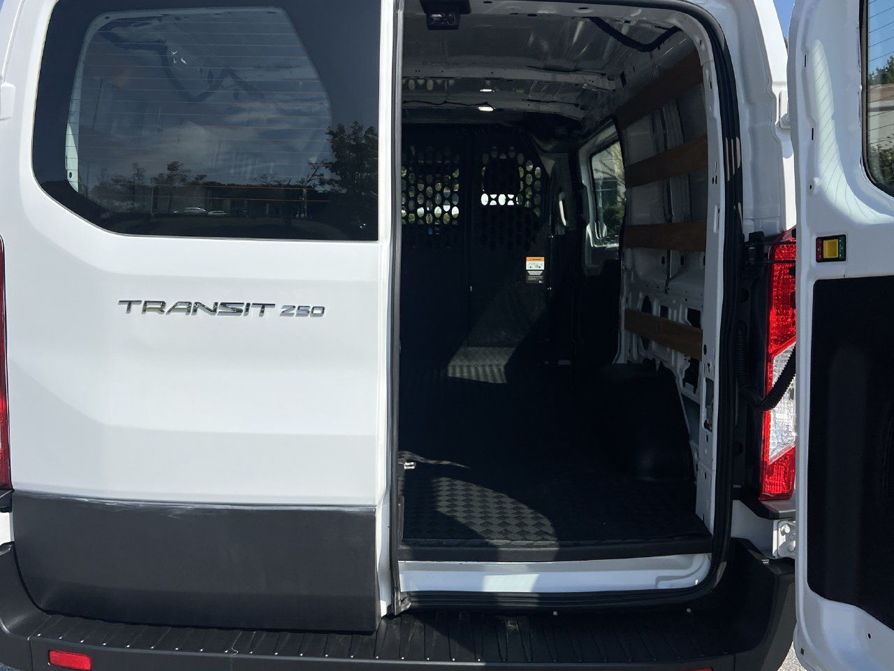 Used 2025 Ford Transit 250 Low Roof w/ Exterior Upgrade Package RWD image 18