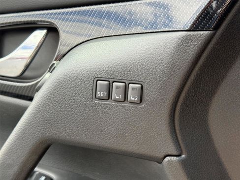 Used 2018 Nissan Rogue SL FWD image 39