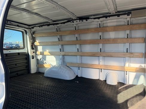 Used 2024 Chevrolet Express 2500 w/ Driver Convenience Package image 33