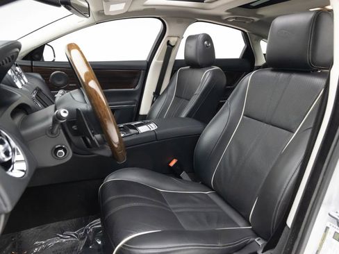 Used 2016 Jaguar XJ R-Sport RWD image 8