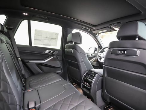 New 2026 BMW X5 xDrive40i w/ M Sport Package image 25