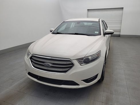 Used 2017 Ford Taurus SEL image 15