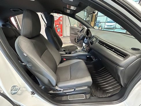 Used 2021 Honda HR-V Sport image 40