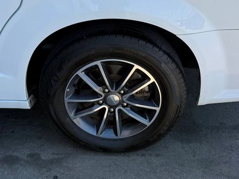 Used 2017 Dodge Grand Caravan SXT FWD image 48