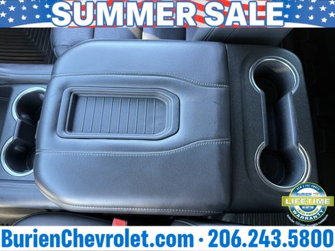 Used 2022 Chevrolet Suburban Z71 AWD/4WD image 18