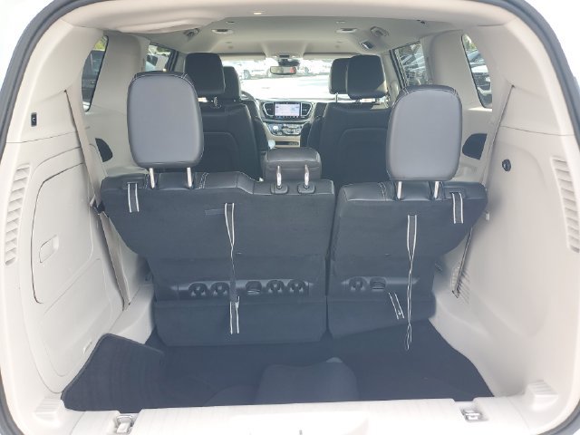 Used 2024 Chrysler Pacifica Limited FWD image 7