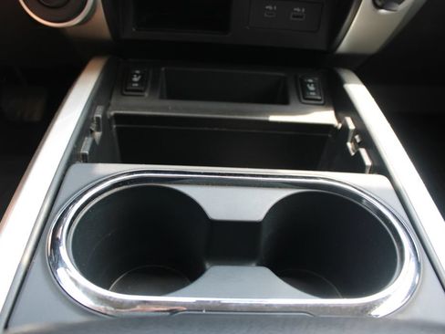 Used 2021 Nissan Titan SV w/ SV Convenience Package AWD/4WD image 48
