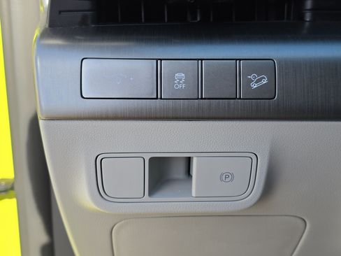 Used 2024 Hyundai Kona SEL FWD image 29