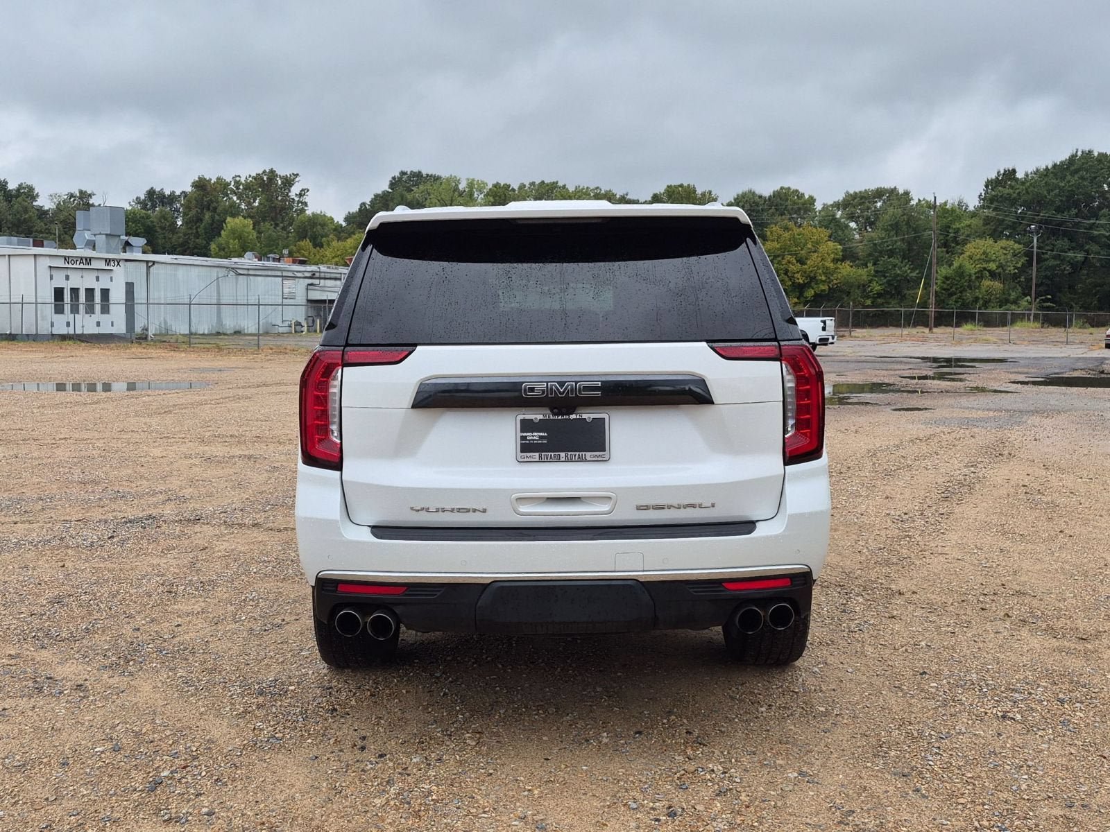 Used 2023 GMC Yukon Denali Ultimate AWD/4WD image 5