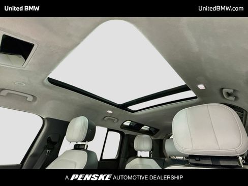 Used 2025 Land Rover Defender 110 V8 AWD/4WD image 19