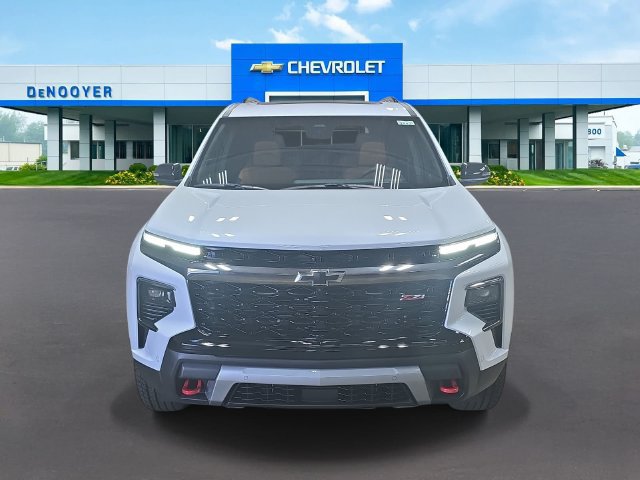 New 2027 Chevrolet Traverse Z71 w/ Enhanced Driving Package AWD/4WD image 3