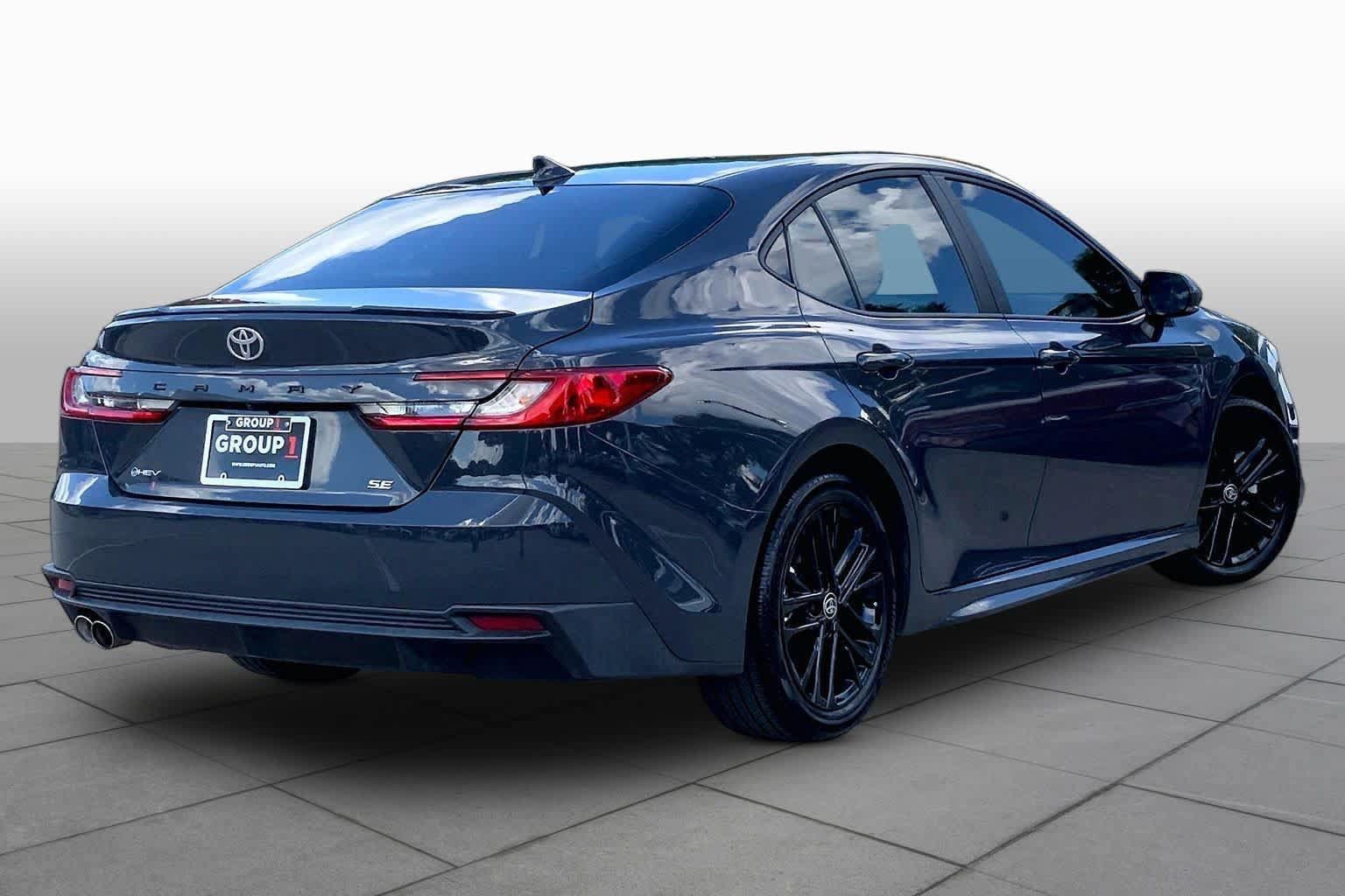Used 2025 Toyota Camry SE w/ Multimedia Upgrade Package FWD image 13
