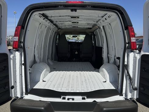 New 2026 GMC Savana 2500 w/ Driver Convenience Package RWD image 20