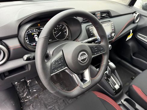 New 2025 Nissan Versa SR w/ Trunk Package image 11