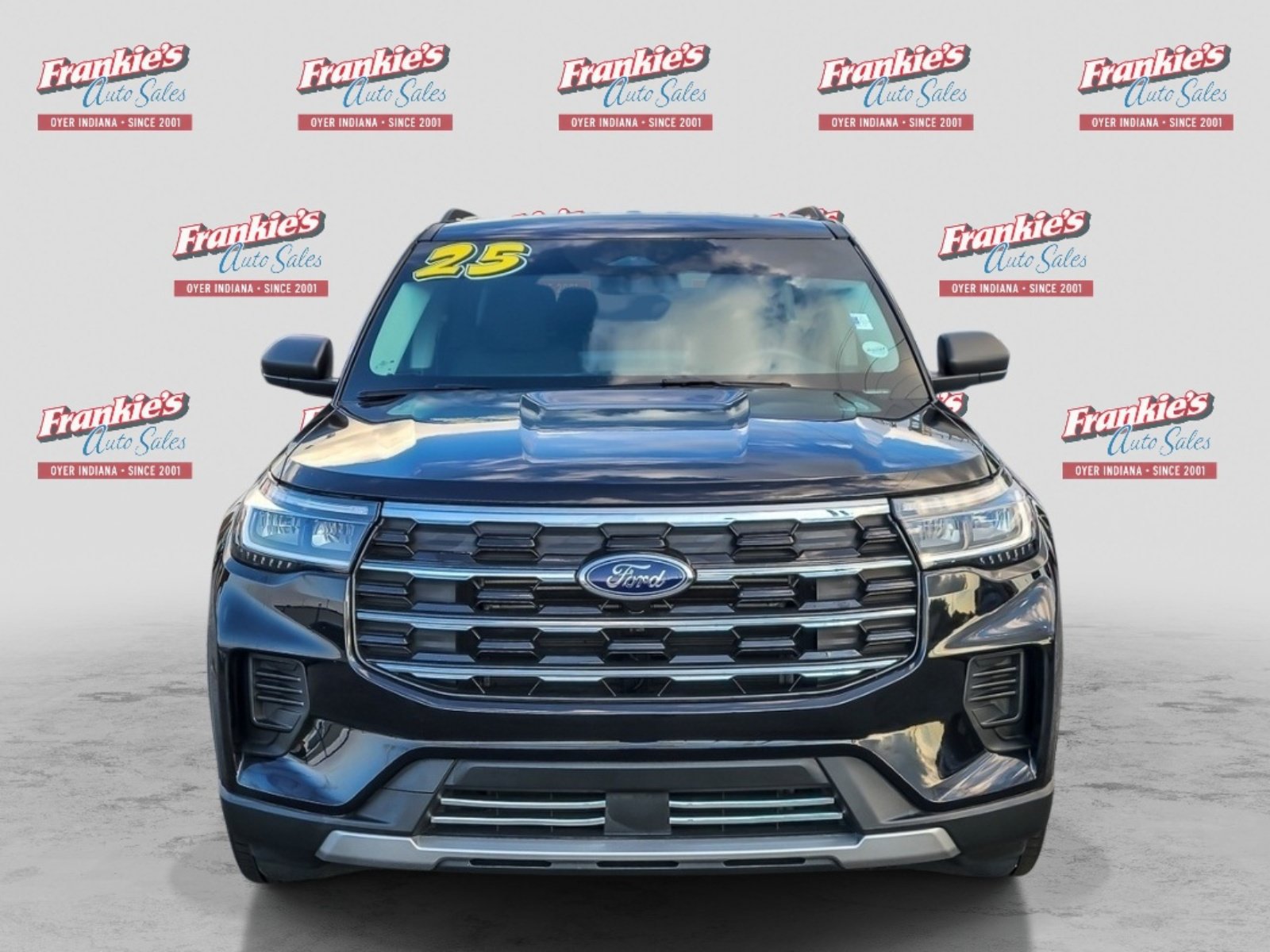 Used 2025 Ford Explorer Active AWD/4WD image 8