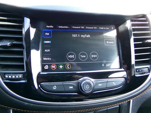 Used 2019 Chevrolet Trax LT w/ LT Convenience Package AWD/4WD image 19
