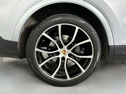 Certified 2020 Porsche Cayenne image 13