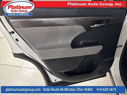 Used 2022 Toyota Highlander Platinum image 30