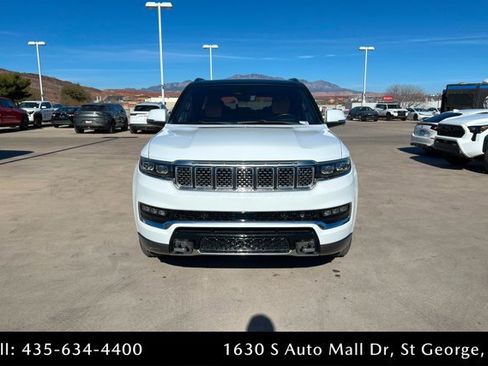 Used 2022 Jeep Grand Wagoneer Series III w/ Rear Seat Video Group 1 image 8