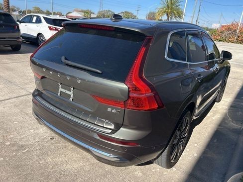 Used 2022 Volvo XC60 B6 Inscription w/ Advanced Package image 7
